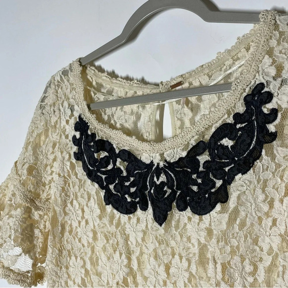 Free People Cream Lace Embroidered Sheer Peplum Top Size Small - Picture 4 of 11